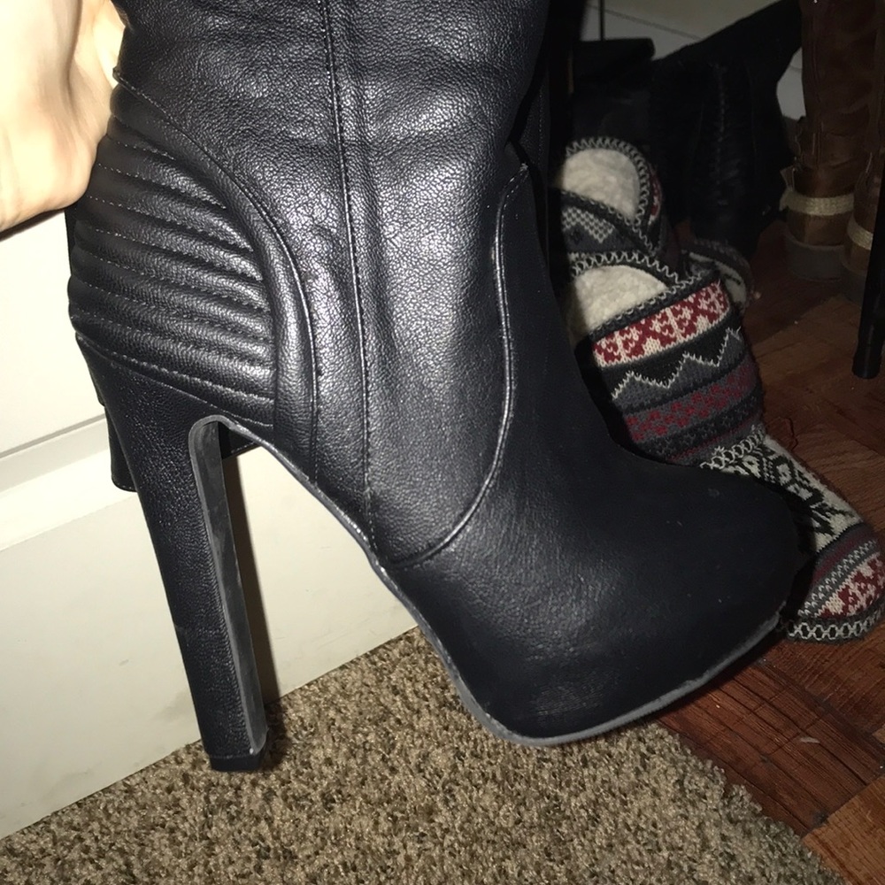 Black Knee high boots - Picture 3 of 8